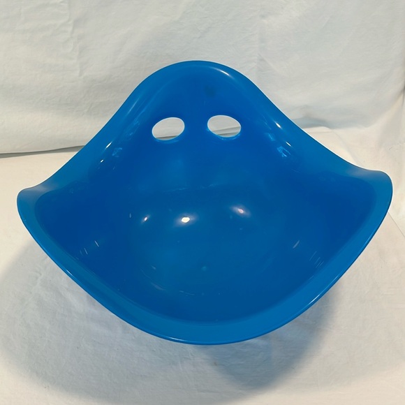 Sit and spin - Picture 1 of 2